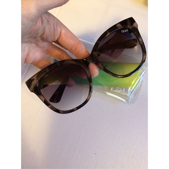 1 left! Host pick! 🌾RARE quay Its My Way tortoise large sunglasses - Picture 2 of 8